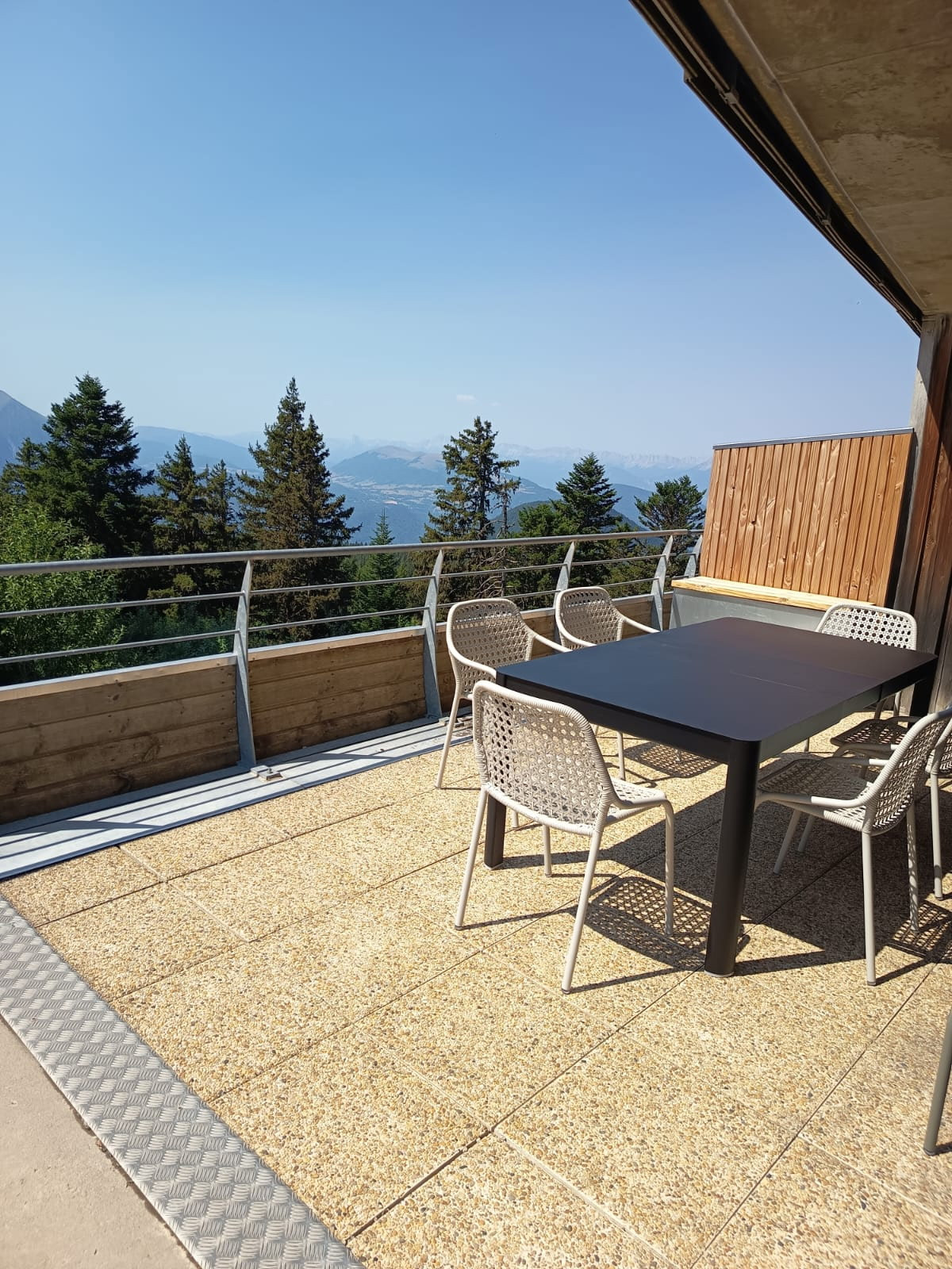 exterieur-balcon-ecrina47-6452516