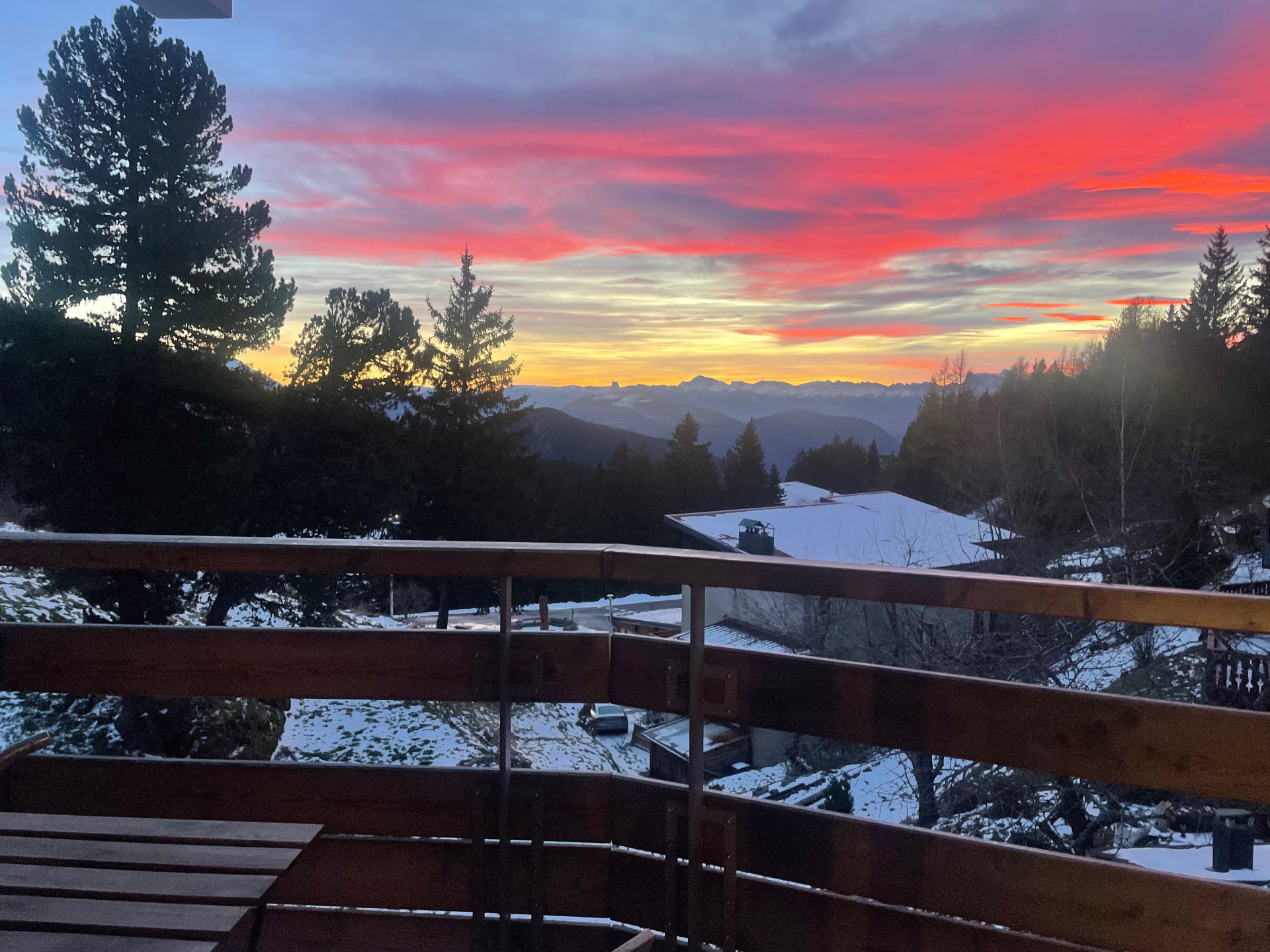 Extérieur balcon Les Vans Chamrousse - © DR Chamrousse réservation location appartement 2 pièces 6 personnes 40m² Les vans station ski montagne grenoble isère alpes France