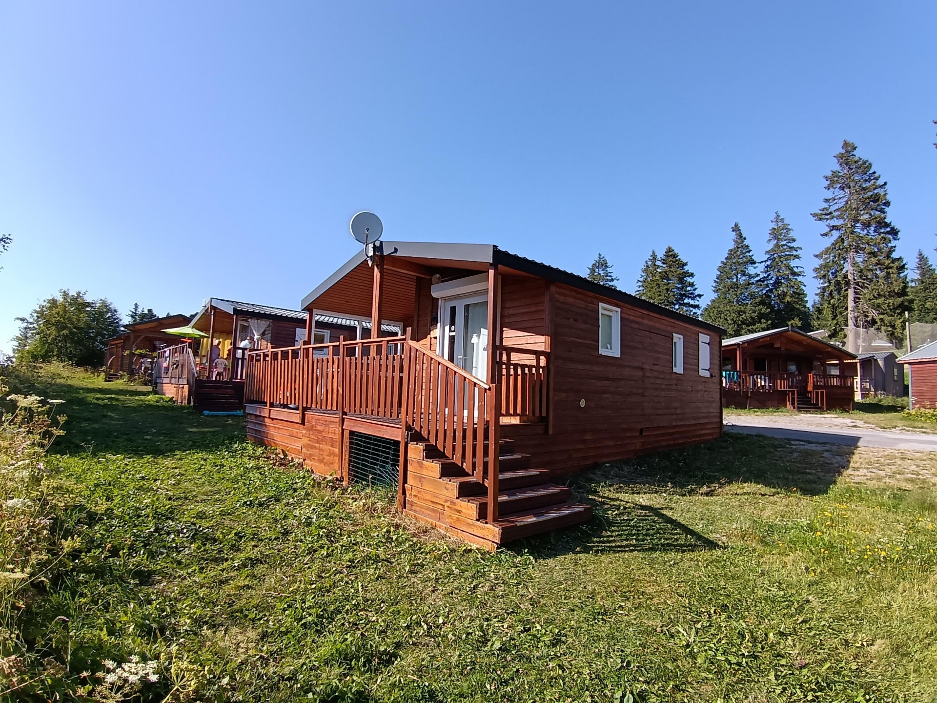 Extérieur Le Chalet des Cimes 10 Chamrousse - © DR Chamrousse réservation location chalet 3 pièces, 6 personnes 38m² Le Chalet des cimes 10 station ski montagne grenoble isère alpes France