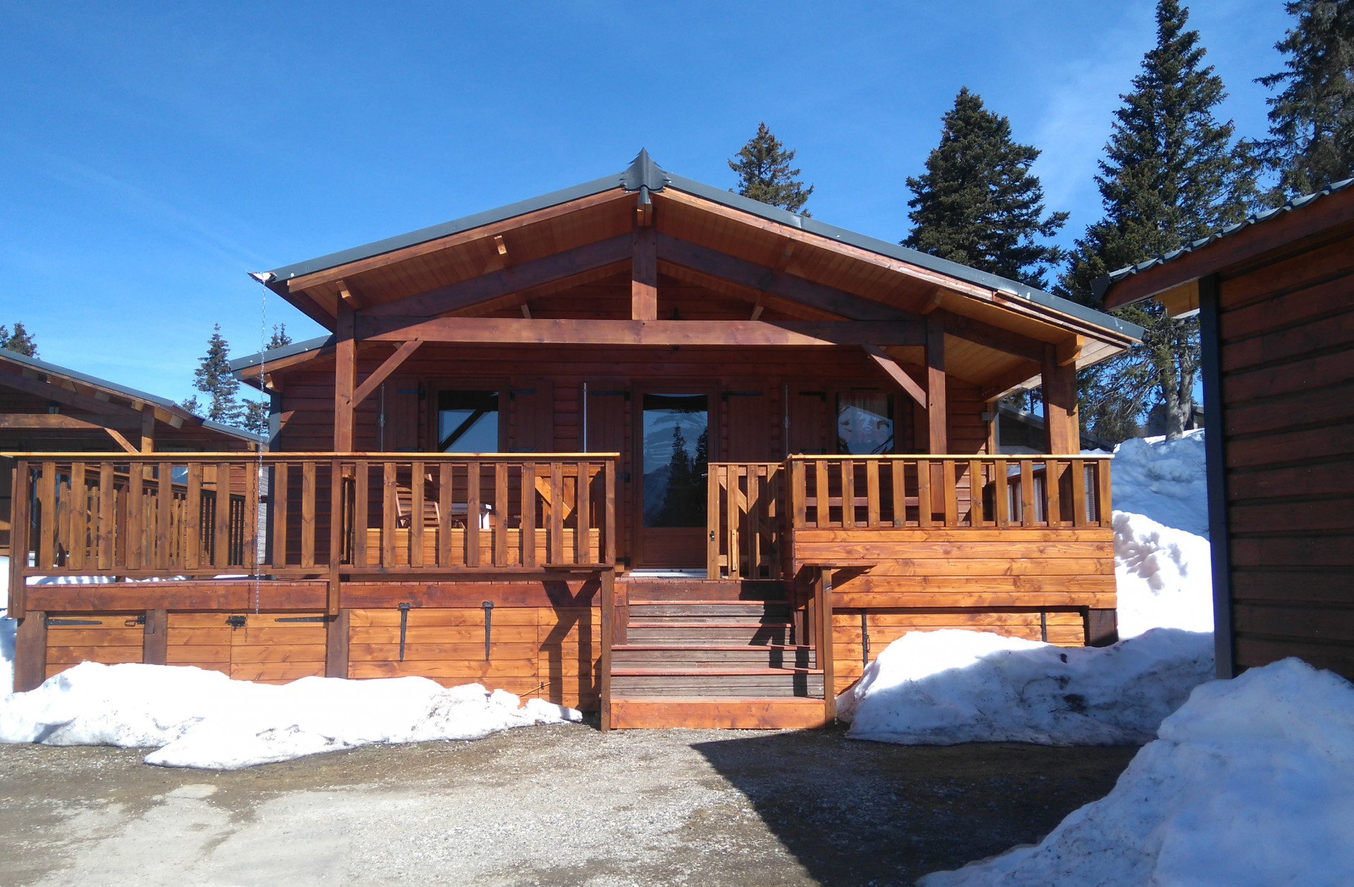 Extérieur Le Chalet des Cimes 4 Chamrousse - © DR Chamrousse réservation location chalet 3 pièces, 6 personnes 38m² Le Chalet des cimes 4 station ski montagne grenoble isère alpes France