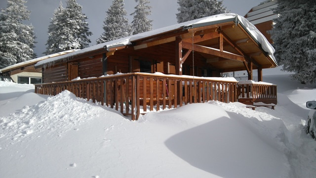 Extérieur Le Chalet des Cimes 4 Chamrousse - © DR Chamrousse réservation location chalet 3 pièces, 6 personnes 38m² Le Chalet des cimes 4 station ski montagne grenoble isère alpes France