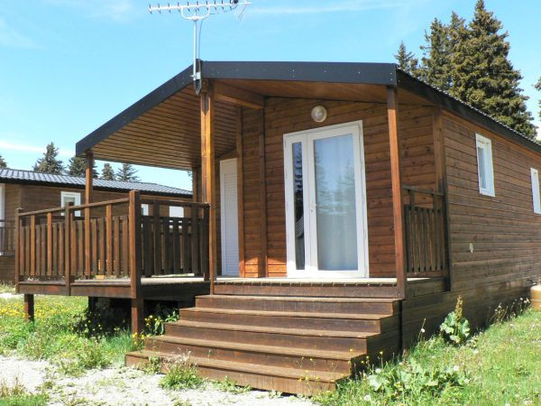 Extérieur Le Chalet des Cimes 9 Chamrousse - © DR Chamrousse réservation location chalet 3 pièces, 6 personnes 38m² Le Chalet des cimes 9 station ski montagne grenoble isère alpes France