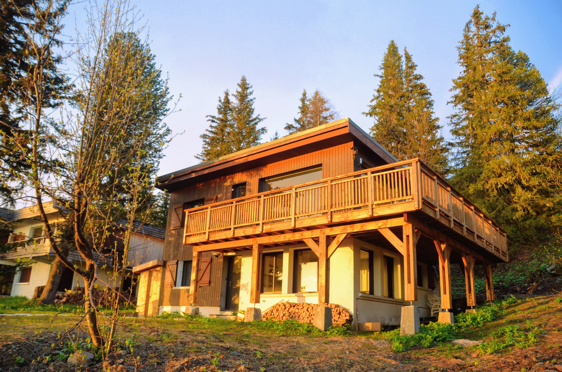 Extérieur Le Chalet le Cembro Chamrousse - © DR Chamrousse réservation location chalet studio, 4 personnes 25m² Le chalet le cembro station ski montagne grenoble isère alpes France