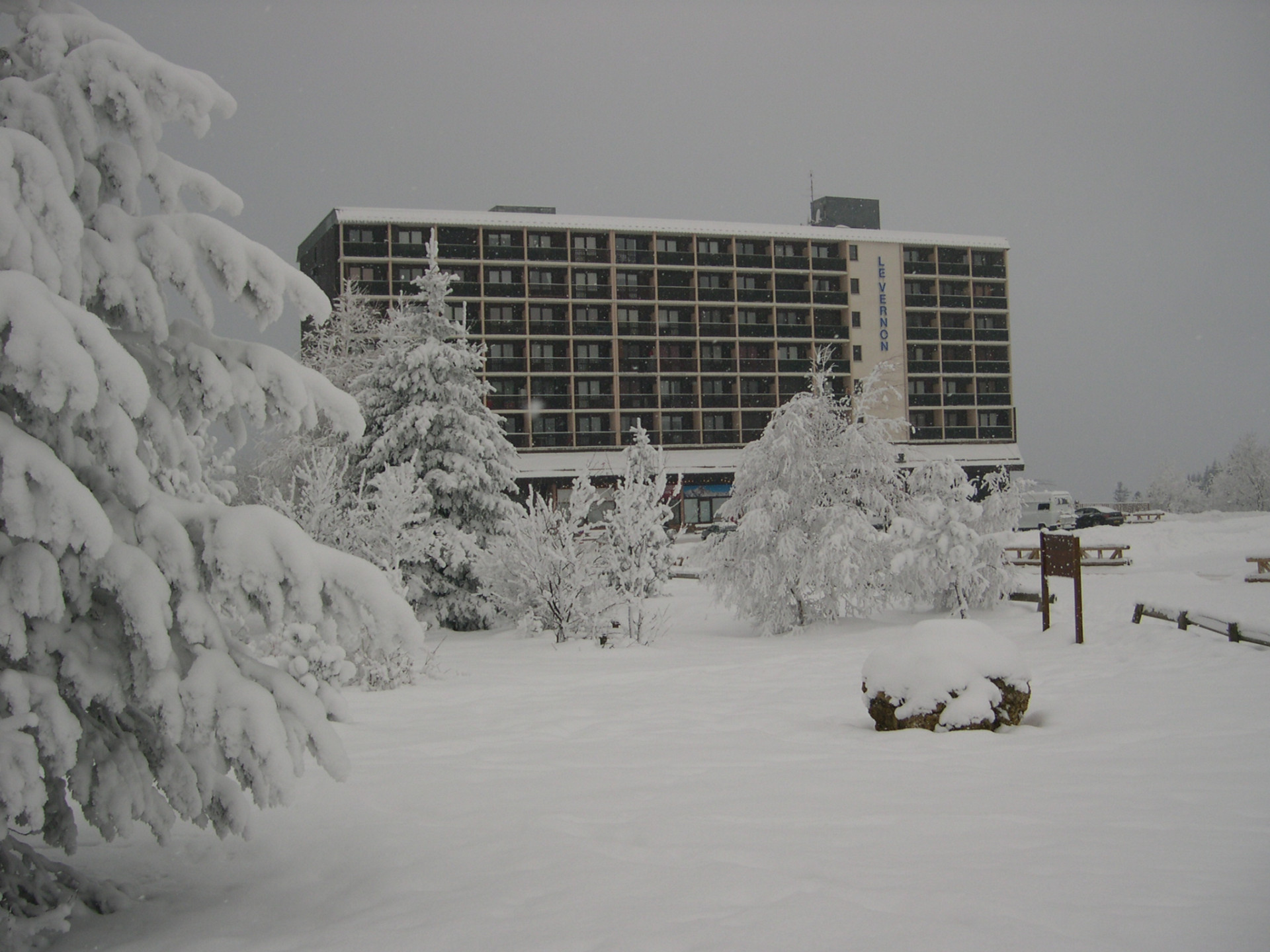 Extérieur Le vernon 1019 Chamrousse - © DR Chamrousse réservation location appartement studio 4 personnes 18m² Le Vernon 1019 station ski montagne grenoble isère alpes France