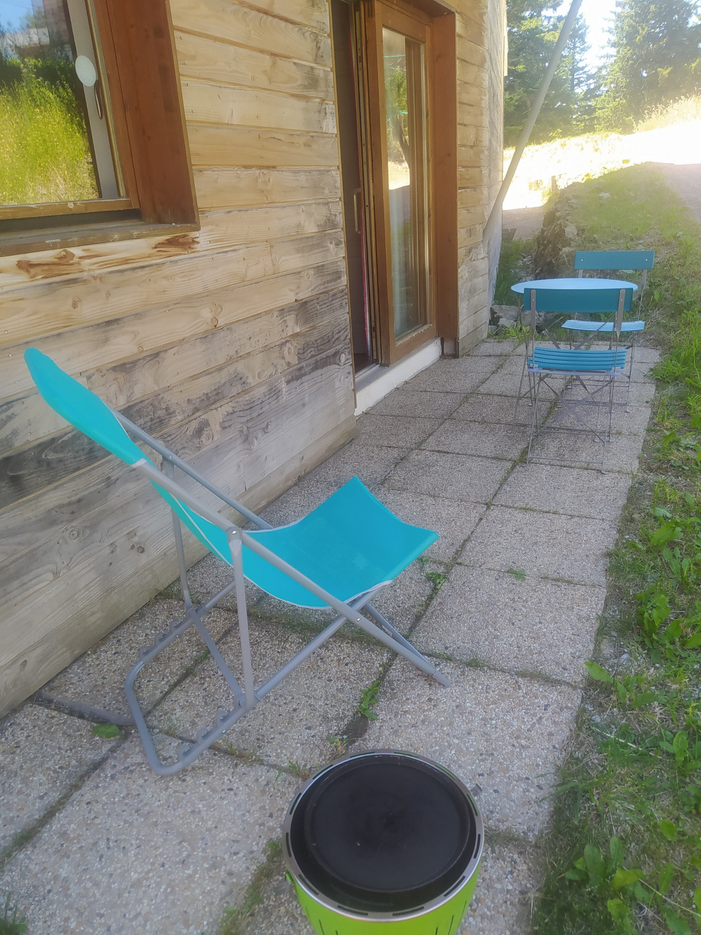 exterieur-terrasse-2pc4-arolles-b13-chamrousse exterieur-terrasse-2pc4-arolles-b13-chamrousse