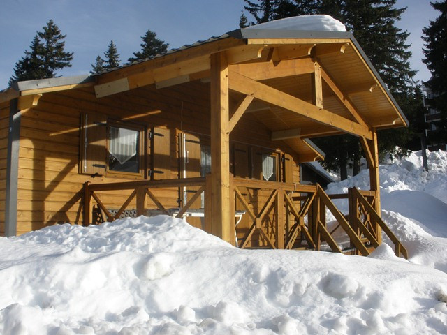 Extérieur vue chalet 3P6 chalet des cimes 3 Chamrousse - © DR Chamrousse réservation location chalet 6 personnes 38m² chalet des cimes station ski montagne grenoble isère alpes France