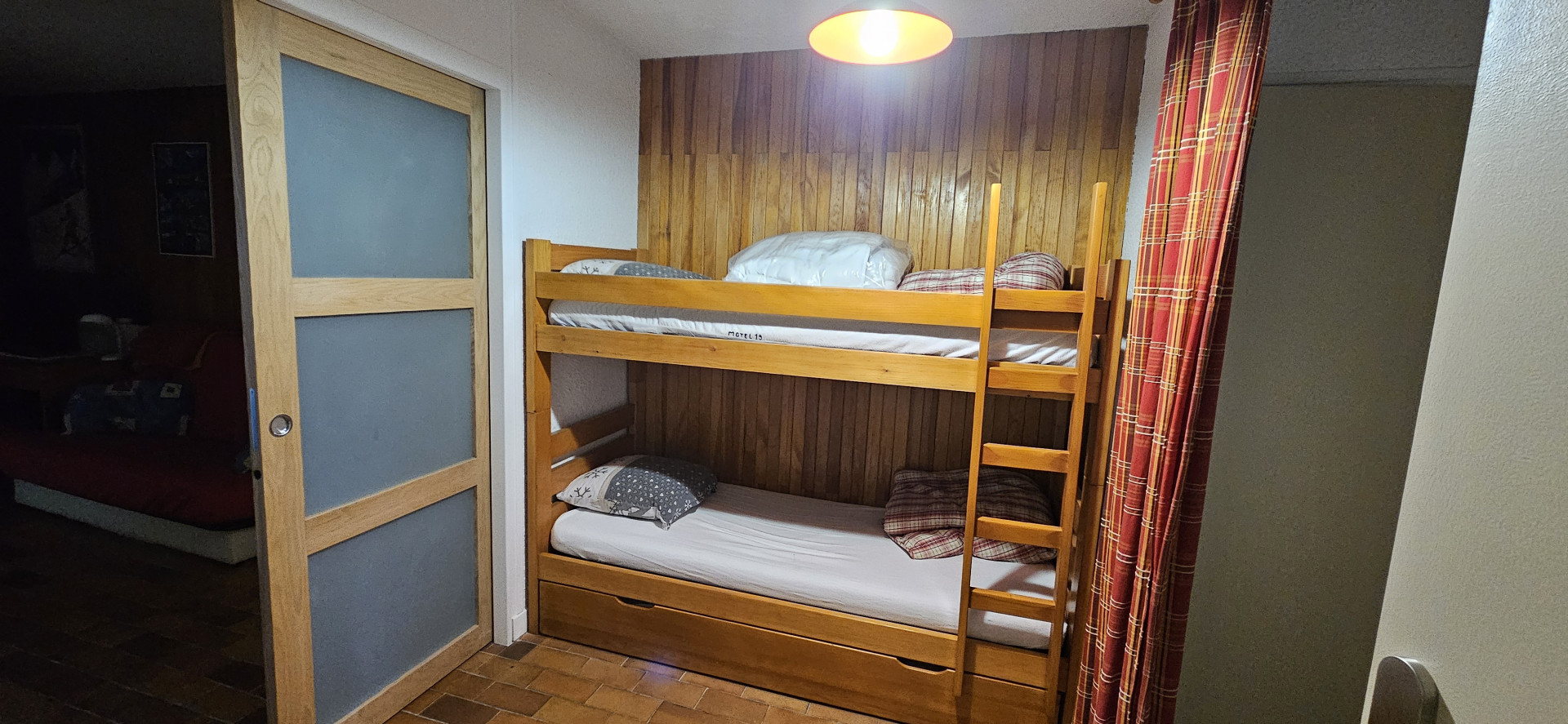 Intérieur cabine 2P8 Motel 19 Chamrousse Intérieur cabine 2P8 Motel 19 Chamrousse