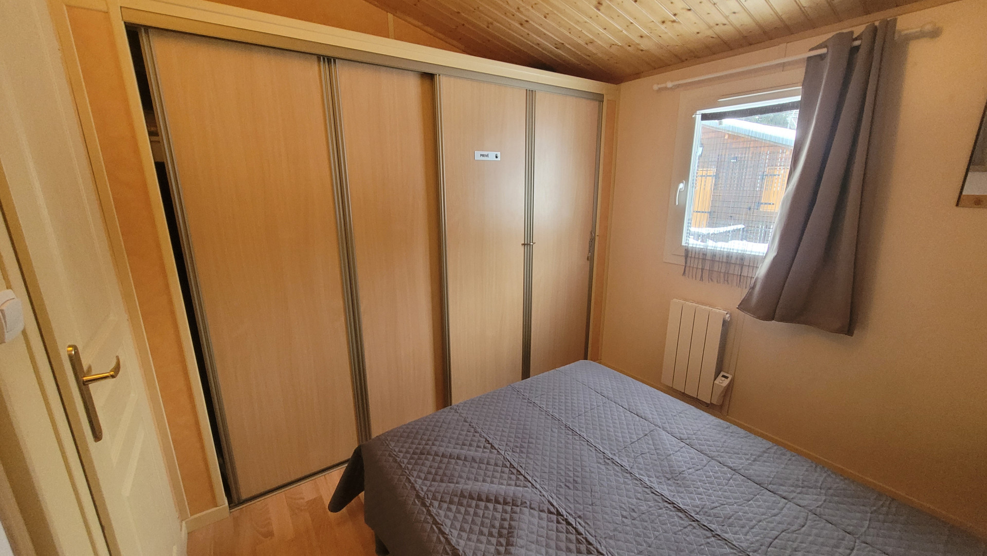 Intérieur chambre 1 Le Chalet des Cimes 38 Chamrousse