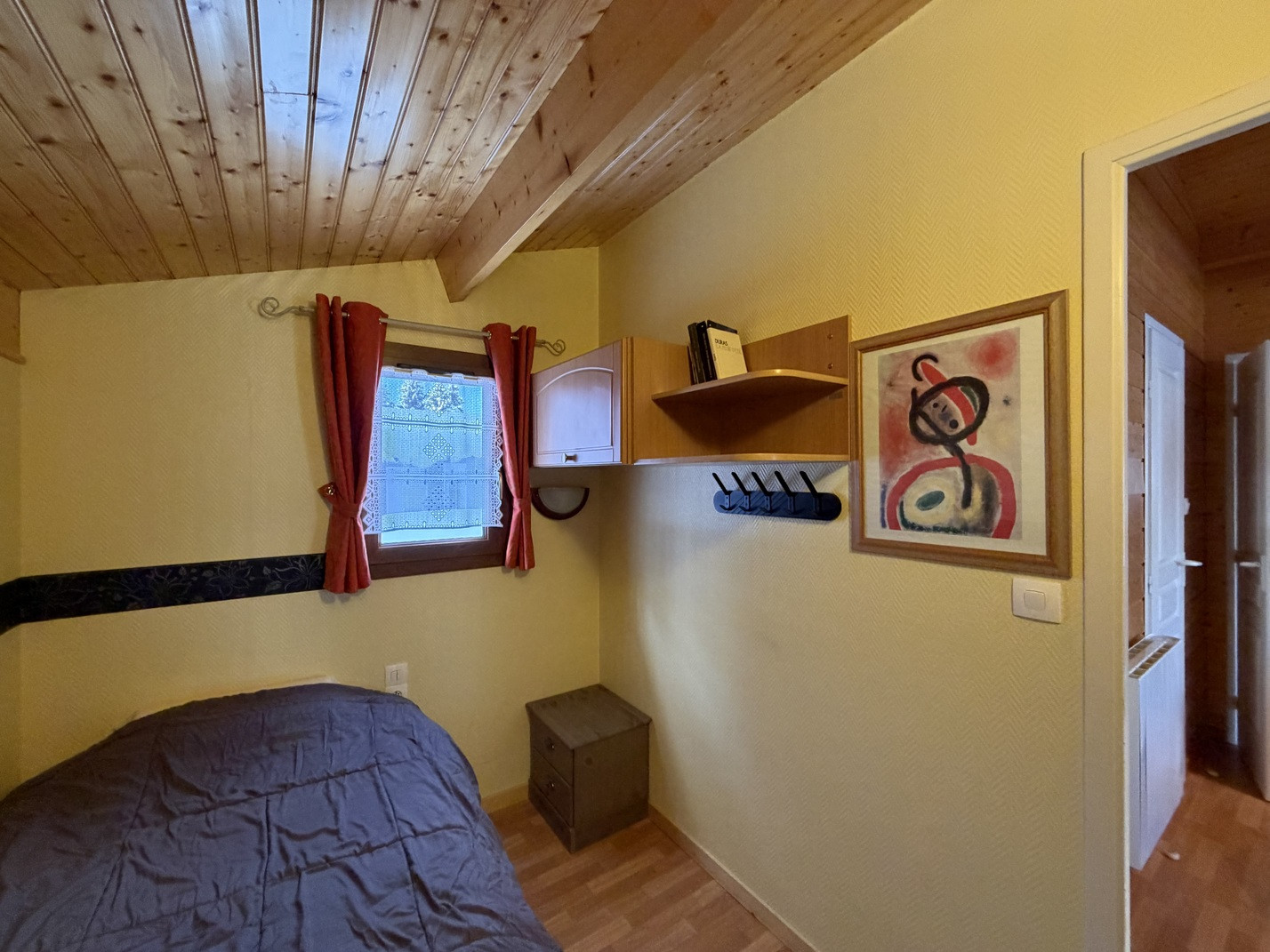 Intérieur chambre 1 Le Chalet des Cimes 39 Chamrousse