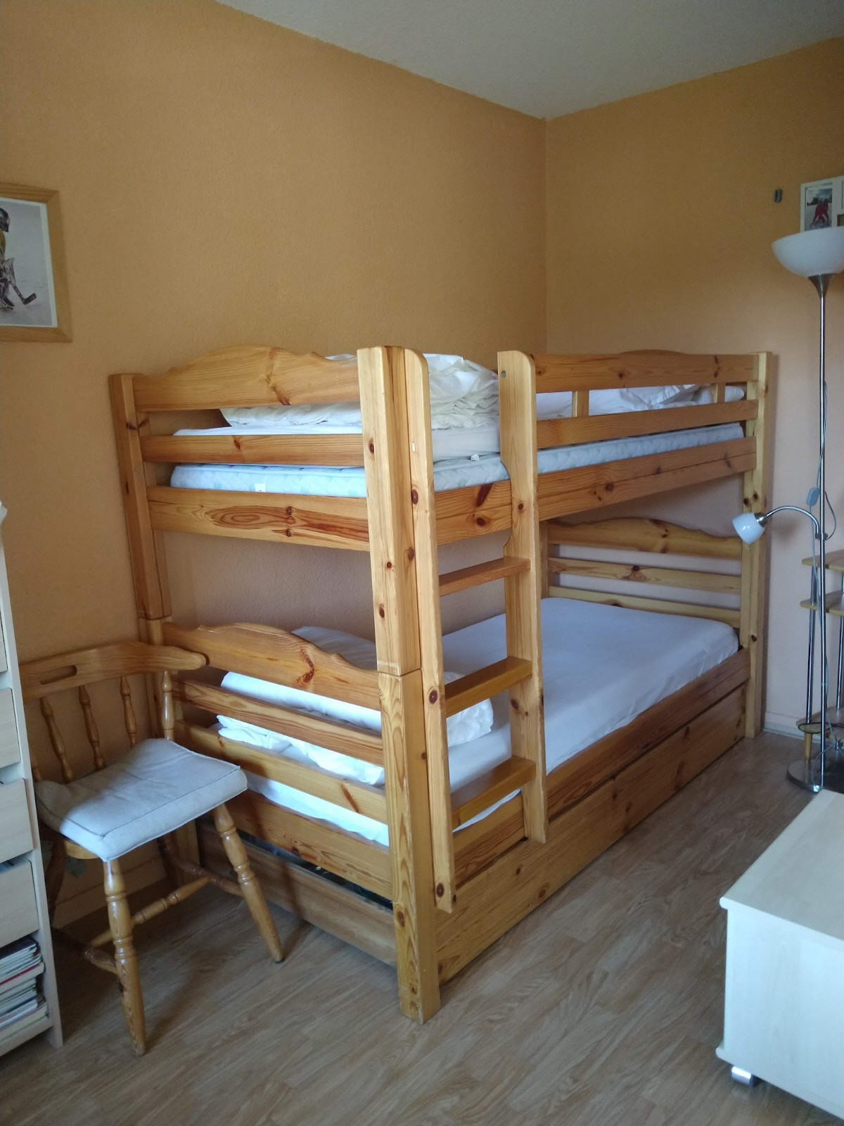 Intérieur chambre 2 3P6 Eterlou 406 Chamrousse - © DR Chamrousse réservation location appartement 6 personnes 3 pièces 57m² éterlou station ski montagne grenoble isère alpes France