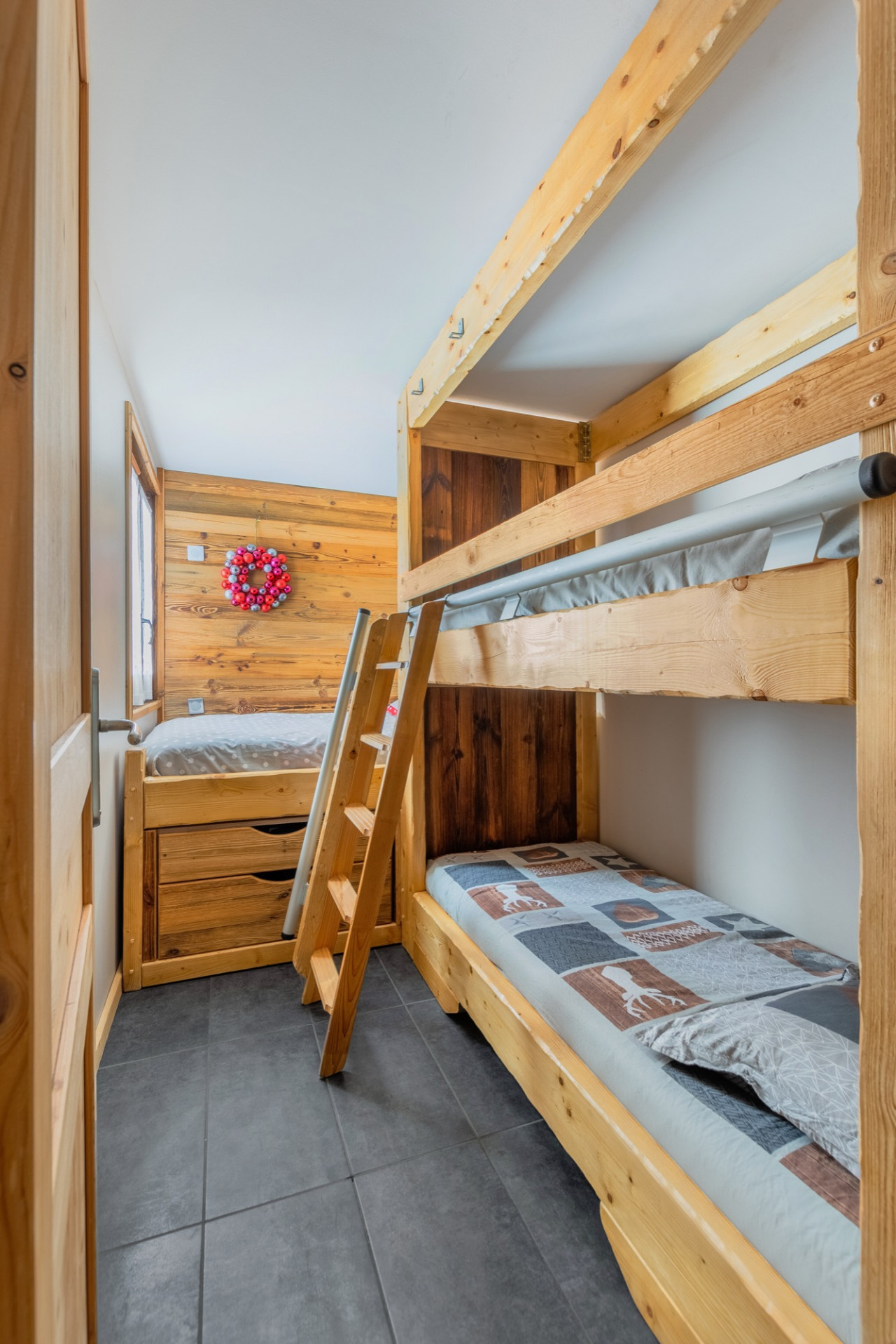 Chamrousse réservation location chalet 5 pièces, 11 personnes 107m² Le Chalet des Anges station ski montagne grenoble isère alpes France