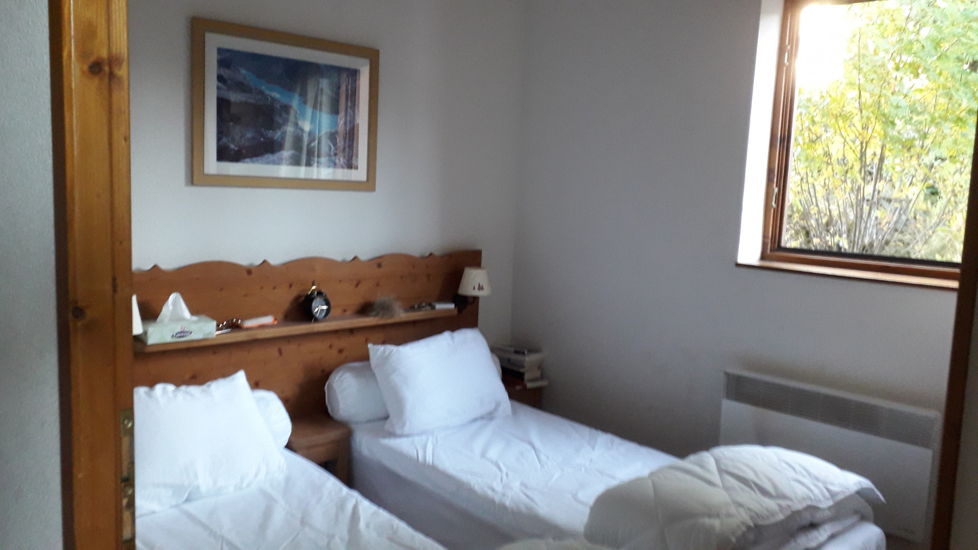 Intérieur chambre 2P4 VDB Aster A26 Chamrousse - © DR Chamrousse réservation location appartement 4 personnes 25m² villages du bachat asters station ski montagne grenoble isère alpes France