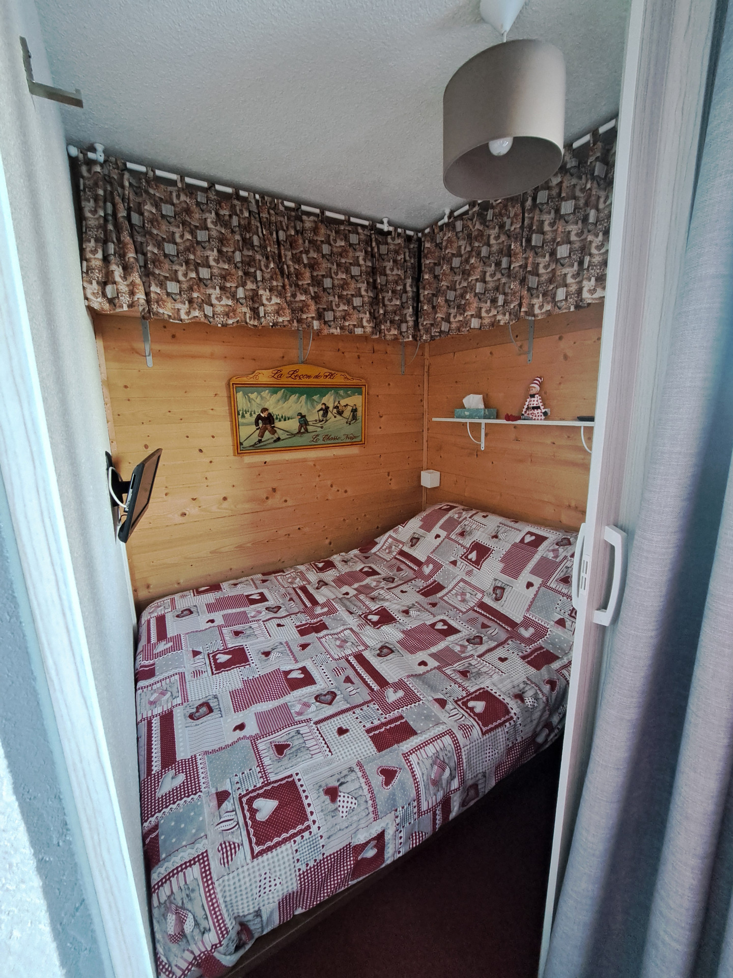 Intérieur chambre lit double L'Edelweiss 4 Chamrousse Intérieur chambre lit double L'Edelweiss 4 Chamrousse