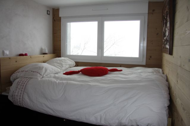 Intérieur chambre lit double Les Gentianes RDC Chamrousse Intérieur chambre lit double Les Gentianes RDC Chamrousse