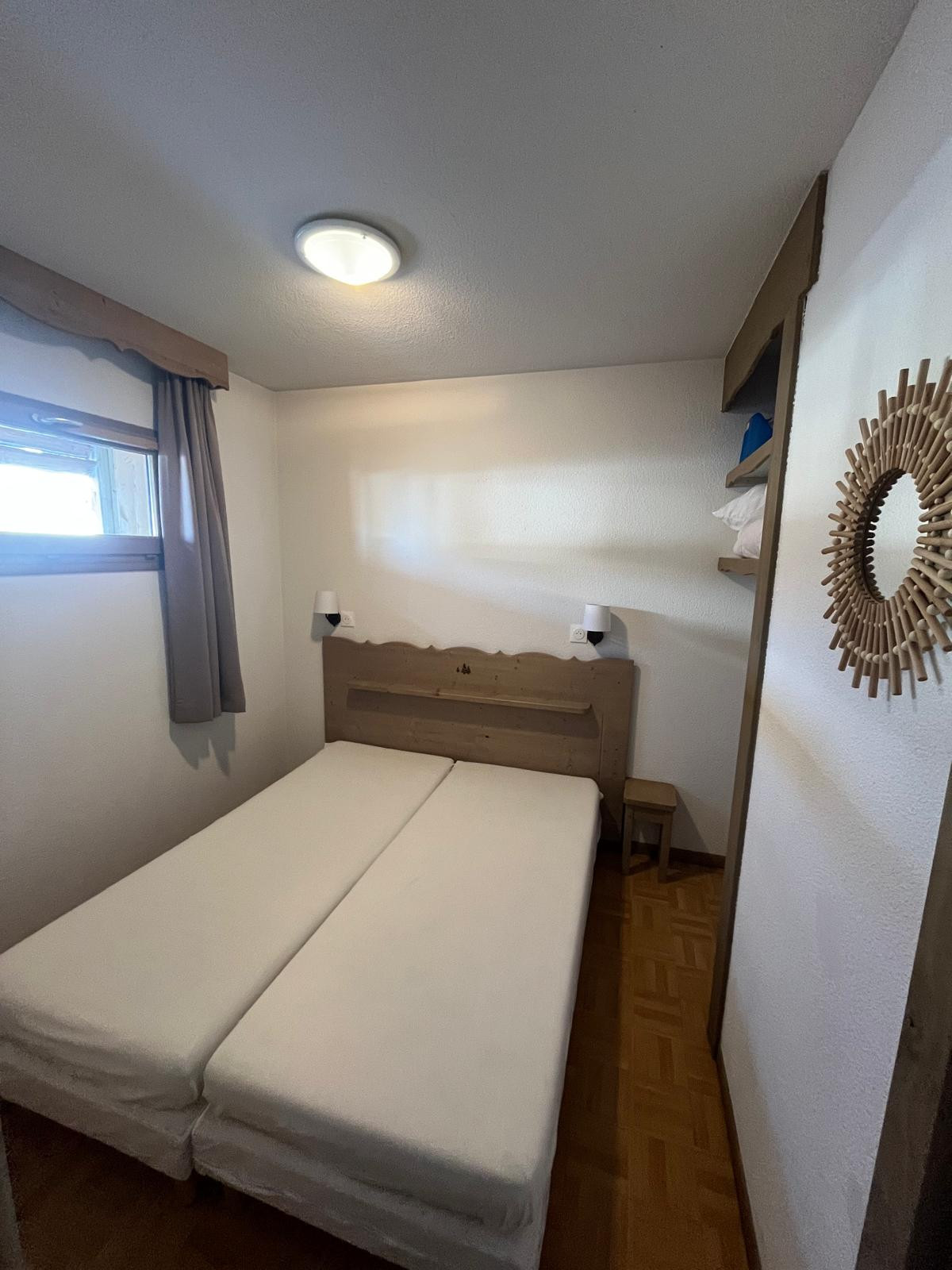 Intérieur chambre parentale l'Ecrin des neiges B12