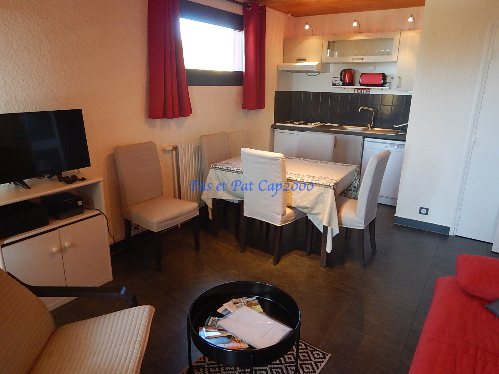 Intérieur cuisine Cap2000 201 Chamrousse - © DR Chamrousse réservation location appartement 2 pièces 5 personnes 45m² cap2000 201 station ski montagne grenoble isère alpes France