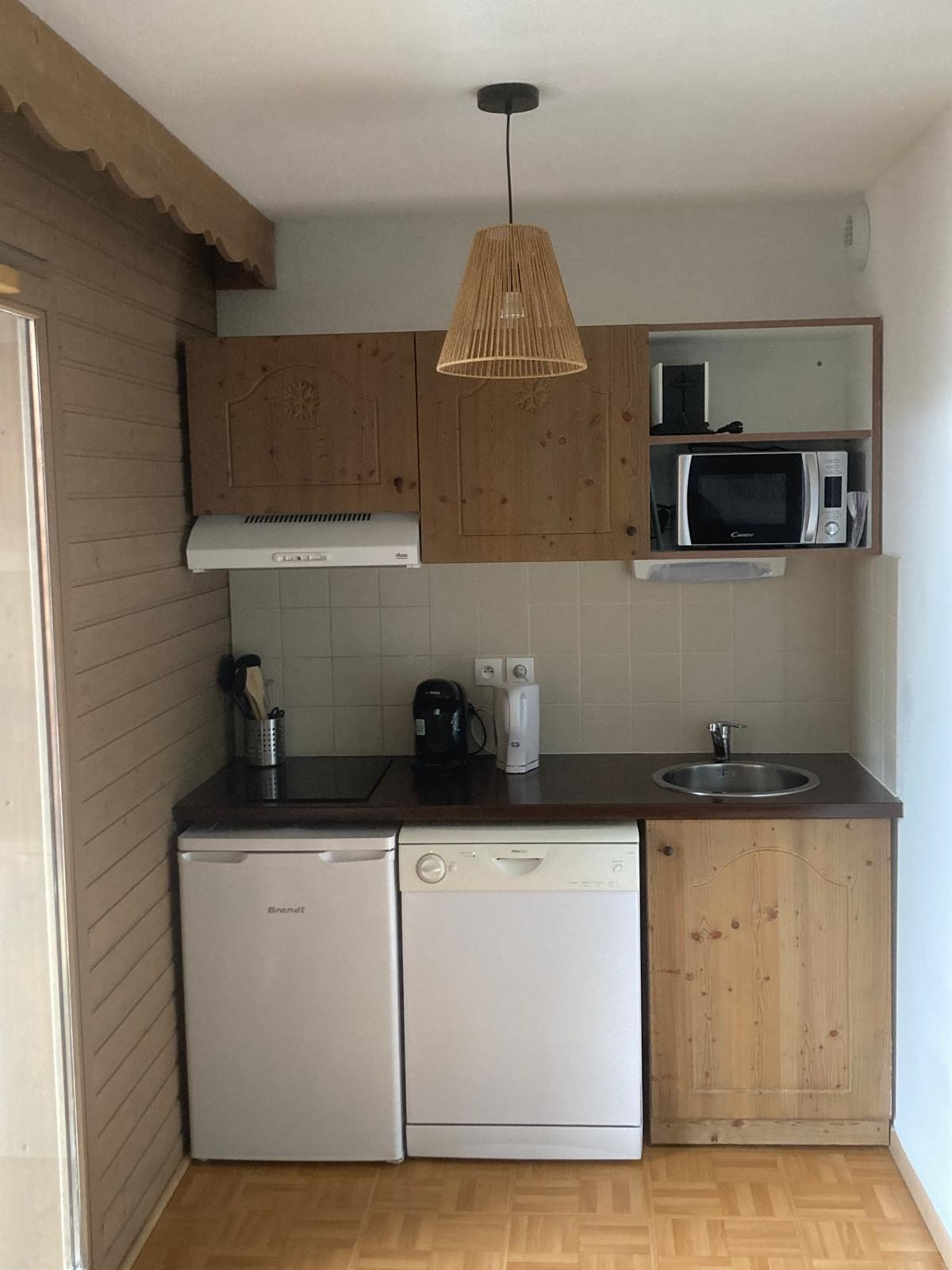 Intérieur cuisine L'Ecrin des neiges B12 Chamrousse