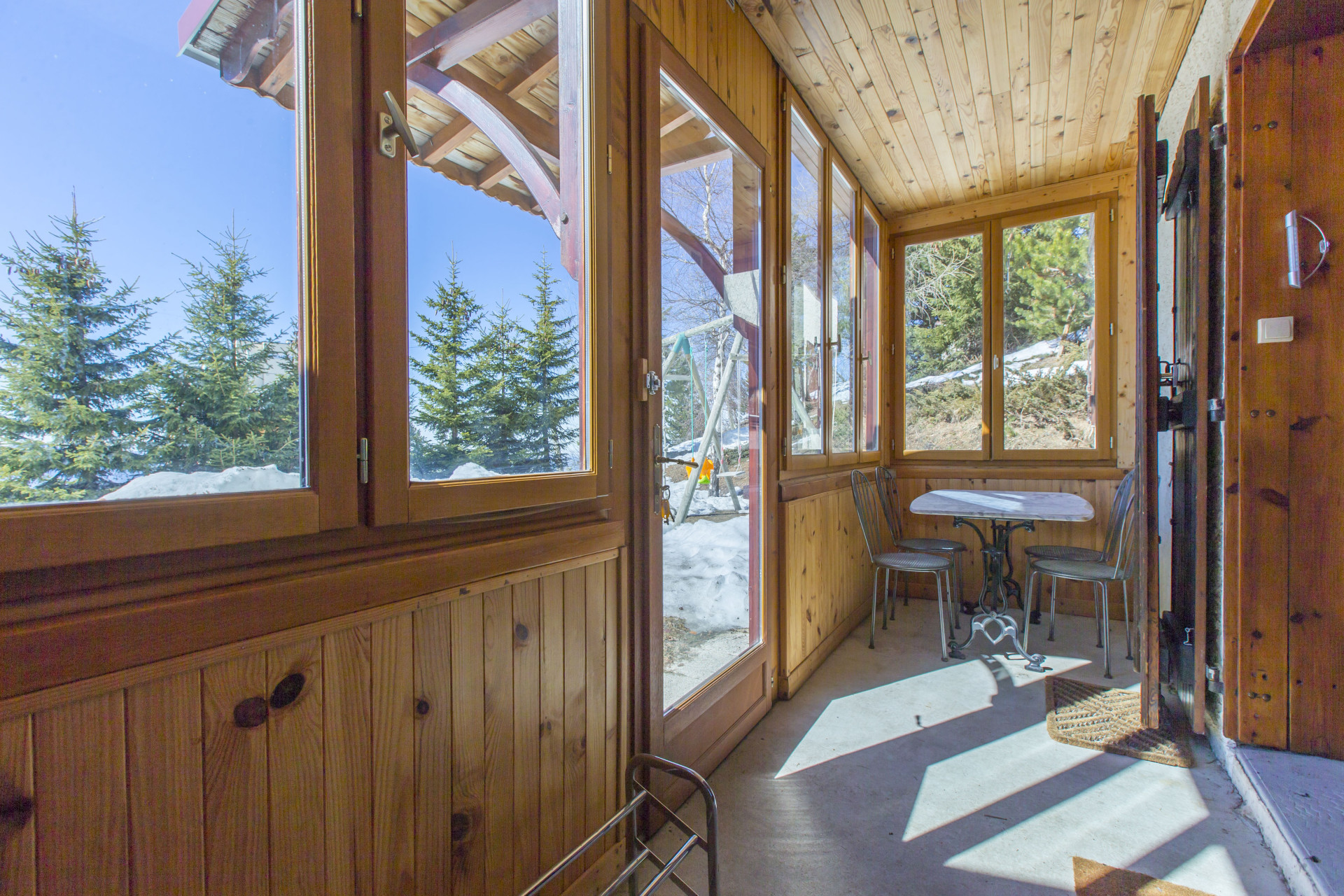 interieur-patio-chalet-artemis-6455290