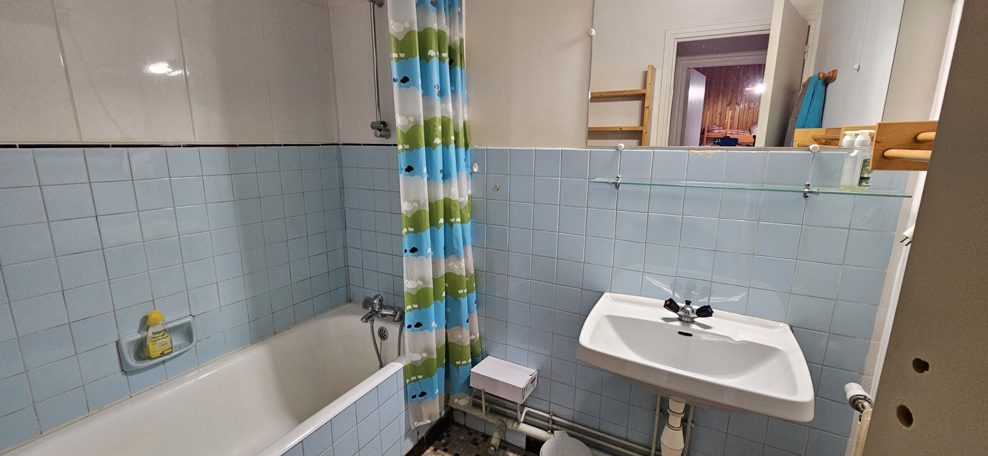 Intérieur salle de bain 2P8 Motel 19 Chamrousse Intérieur salle de bain 2P8 Motel 19 Chamrousse