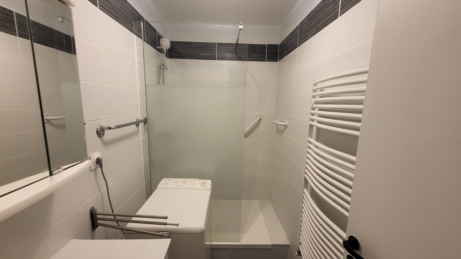 intérieur salle de bain 3P6 Panoramic 308 Chamrousse