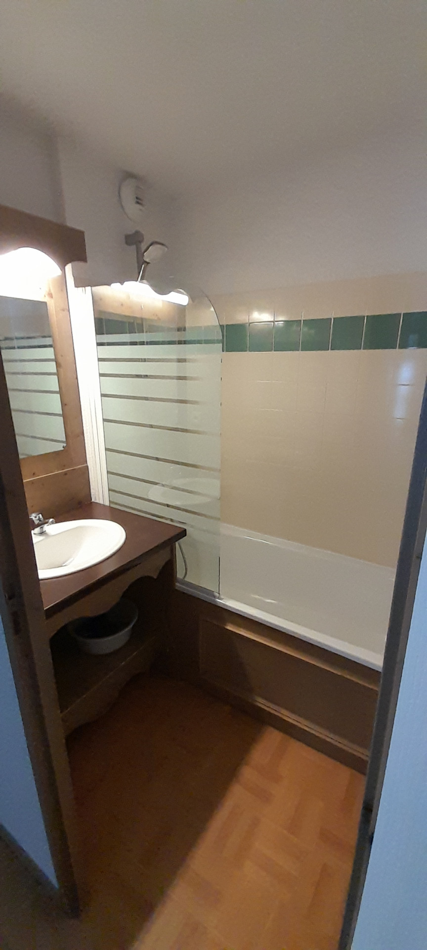 interieur-salle-de-bain-ecrina47-6452524