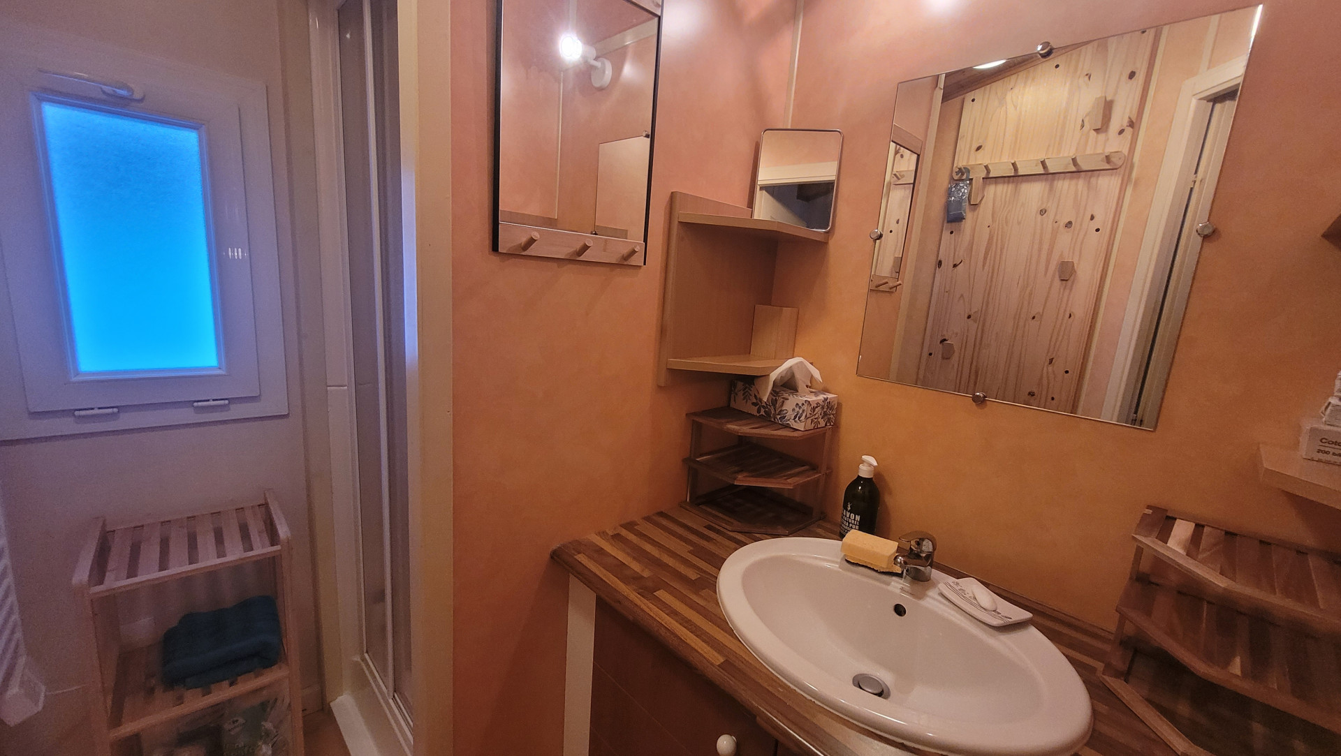 Intérieur salle de bain Le Chalet des Cimes 38 Chamrousse