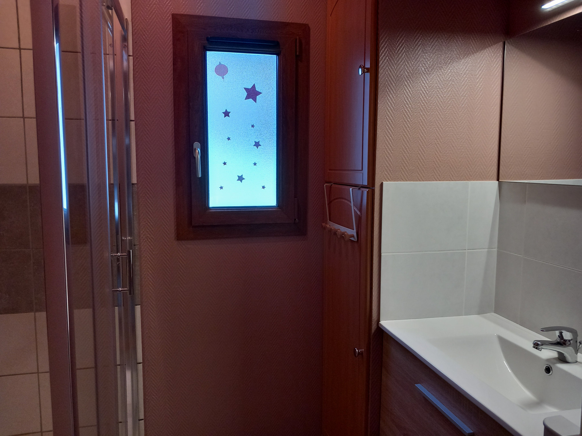 intérieur salle de bain le chalet des cimes 40 chamrousse