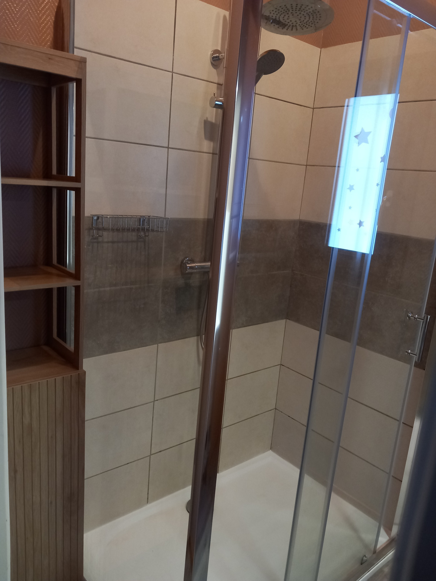 intérieur salle de bain le chalet des cimes 40 chamrousse