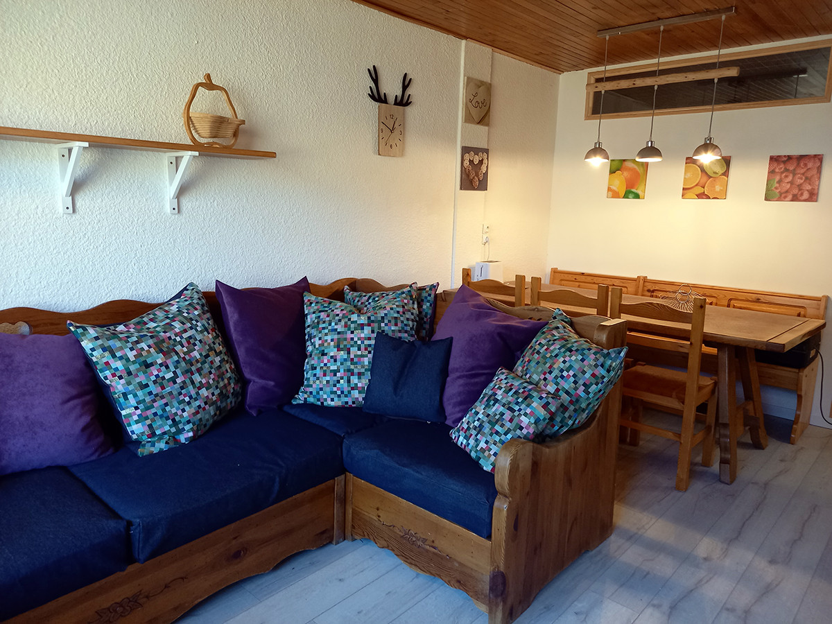 Intérieur salon séjour centre commercial 113 Chamrousse