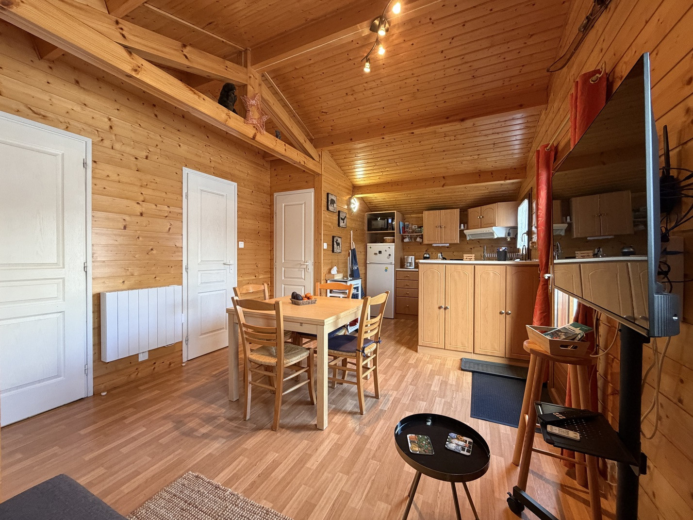 Intérieur salon séjour Le Chalet des Cimes 39 Chamrousse