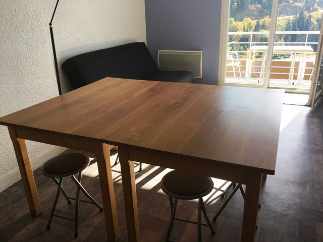 Intérieur salon séjour Les gentianes appart Geromin Chamrousse - © DR Chamrousse réservation location appartement 4 pièces 7 personnes 76m² Les gentianes appart Geromin station ski montagne grenoble isère alpes France