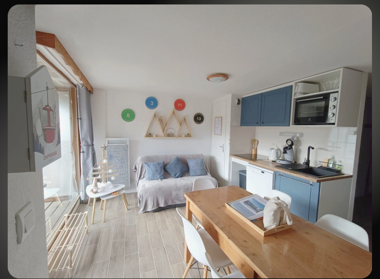 Intérieur salon séjour Les Sorbier C02 Chamrousse - © DR Chamrousse réservation location appartement 3 pièces 6 personnes 36m² Les Sorbier C02 station ski montagne grenoble isère alpes France