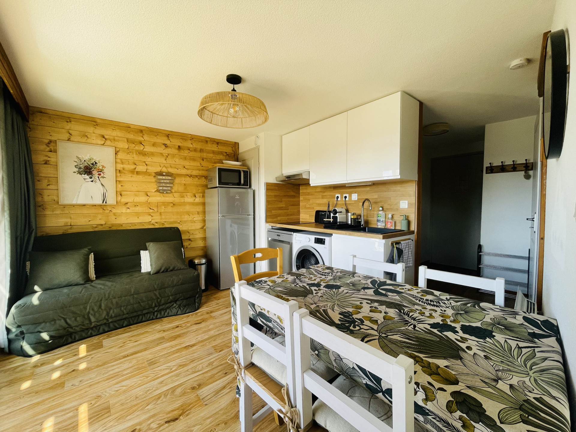 Chamrousse réservation location appartement 3 pièces 6 personnes 36m² Les Sorbier C22 station ski montagne grenoble isère alpes France