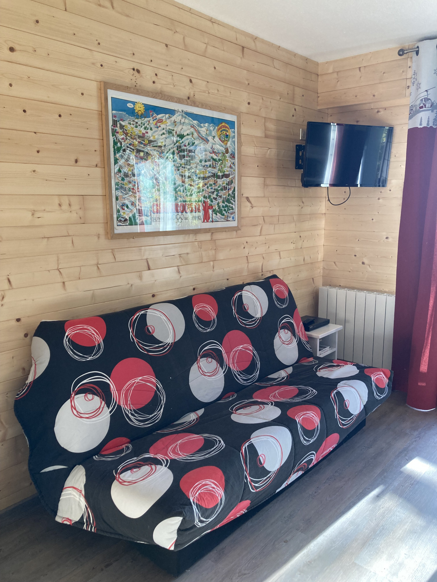 Intérieur salon séjour Les vans 1 chamrousse - © DR Chamrousse réservation location appartement studio 4 personnes 30m² Les vans 1 station ski montagne grenoble isère alpes France