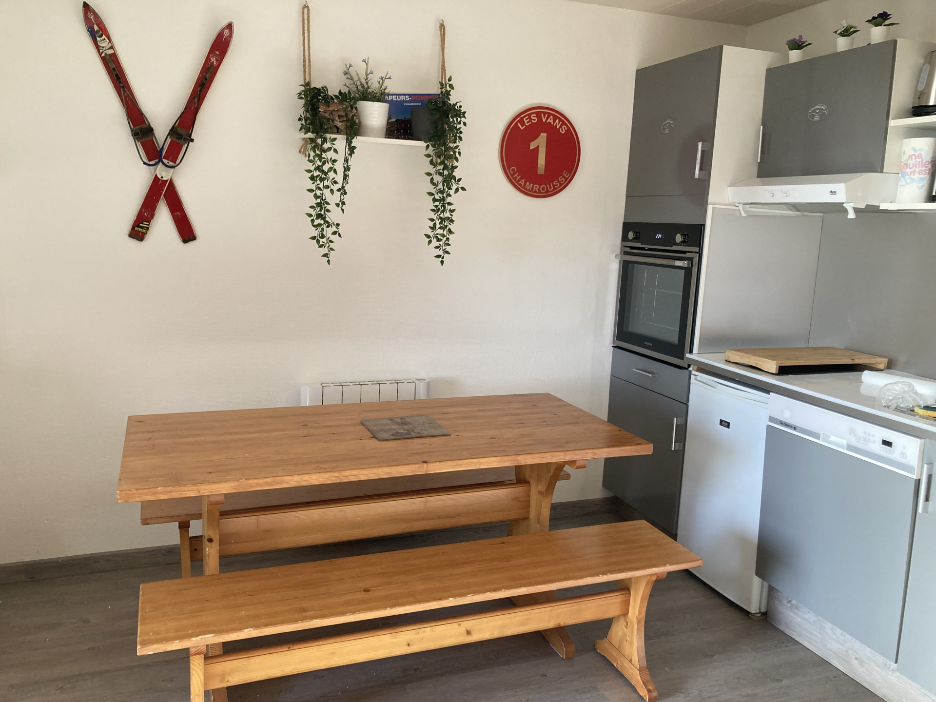 Intérieur salon séjour Les vans 1 chamrousse - © DR Chamrousse réservation location appartement studio 4 personnes 30m² Les vans 1 station ski montagne grenoble isère alpes France