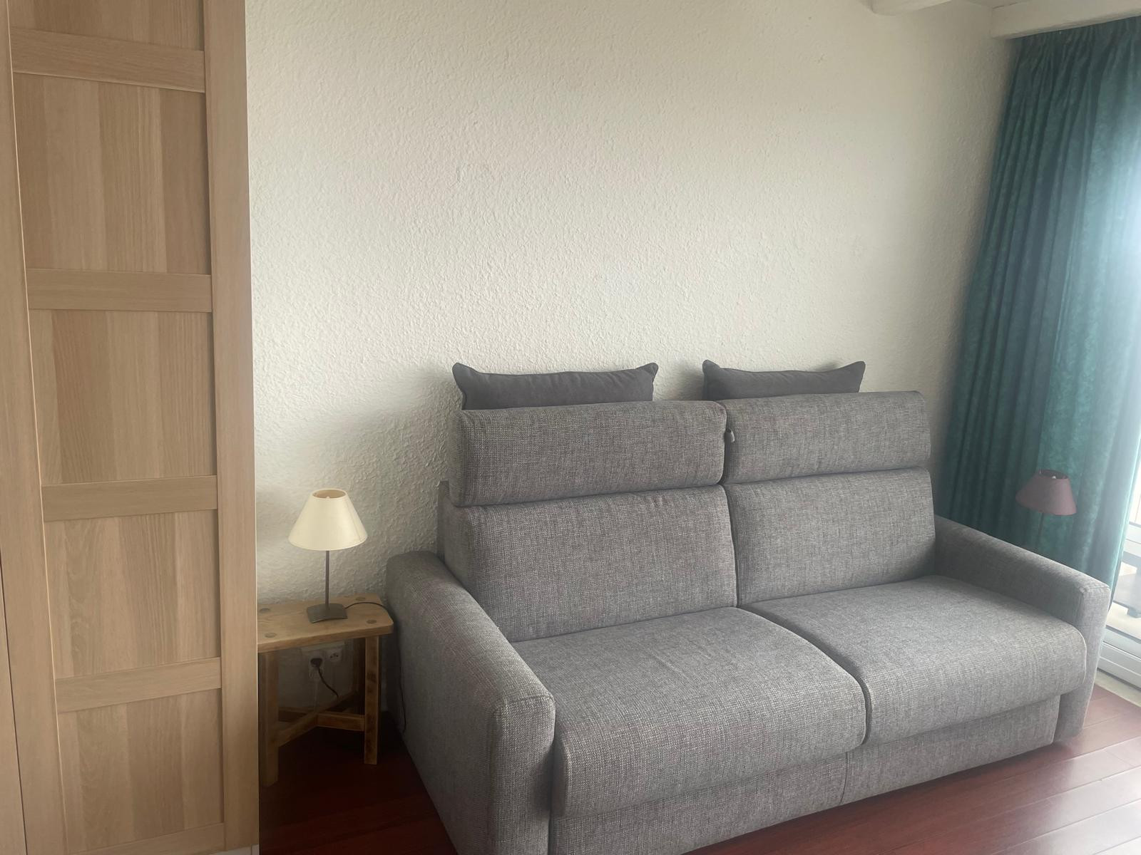 Intérieur salon séjour studio Mirador 105 Chamrousse