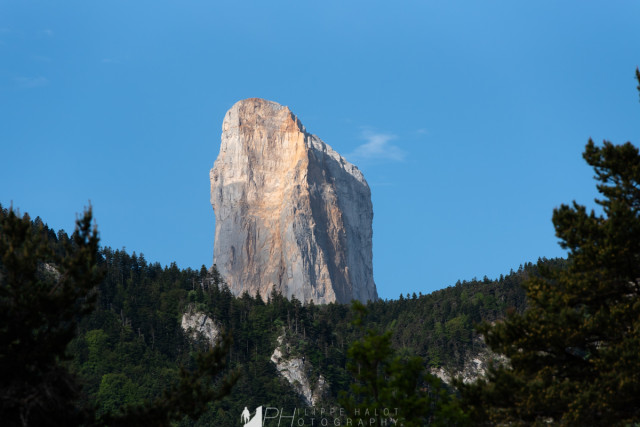 Randonnée Mont Aiguille - © Philippe Halot - Bureau des guides et accompagnateurs Chamrousse Randonnée Mont Aiguille