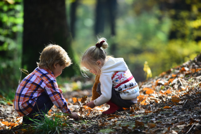 Come with your family and create a mandala in the heart of nature Chamrousse - © Isabelle Bronner Come with your family and create a mandala in the heart of nature Chamrousse
