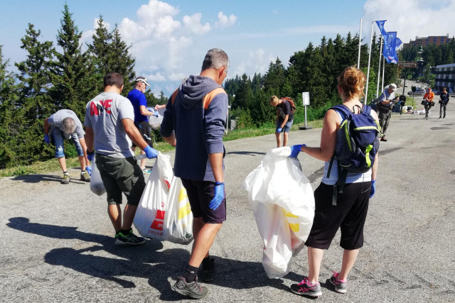 Chamrousse rubbish pick-up day - © CP - OT Chamrousse Chamrousse rubbish pick-up day