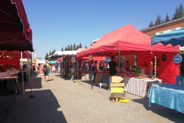 Chamrousse summer craftsmen and local producers market - © LACIM Chamrousse Chamrousse summer craftsmen and local producers market