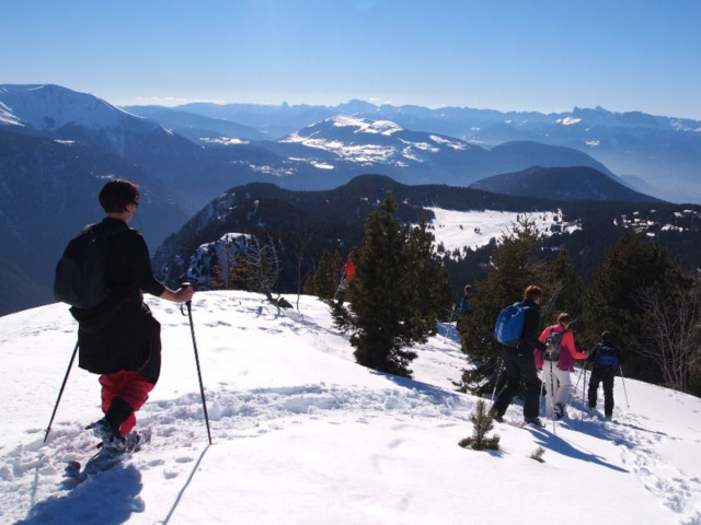 Sortie raquettes Bureau des Guides et Accompagnateurs de Chamrousse - © Bureau des Guides et Accompagnateurs de Chamrousse Sortie raquettes Bureau des Guides et Accompagnateurs de Chamrousse
