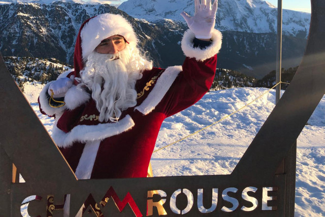 Santa's Chalet 1650 and Christmas Eve in Chamrousse - © OT Chamrousse Santa's Chalet 1650 and Christmas Eve in Chamrousse