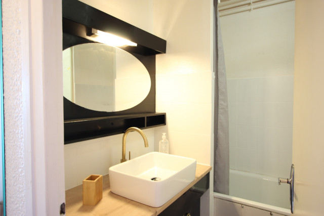 _lv_images__lot_0015060007_02_5901132