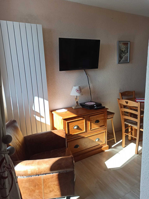 _lv_images__lot_0015100604_06_6043865