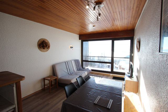 _lv_images__lot_0016190336_04_5989820