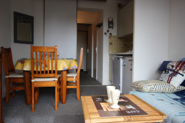 _lv_images__lot_0016190385_03_5819356