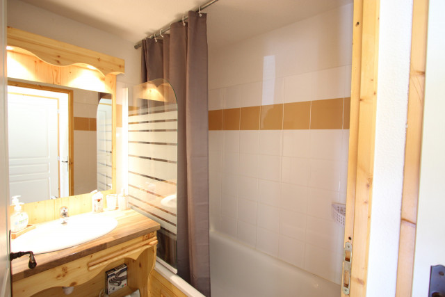 _lv_images__lot_0016190420_04_6011475