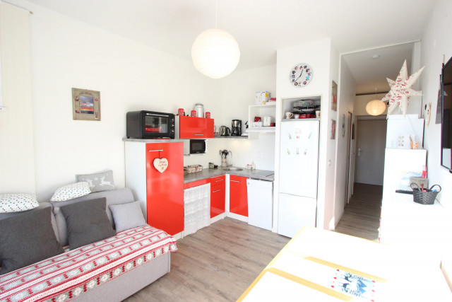 _lv_images__lot_0016190421_03_5710752