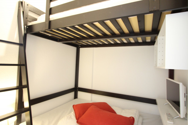 _lv_images__lot_0016190421_04_5882302