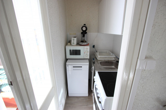 _lv_images__lot_0016190428_04_5989562